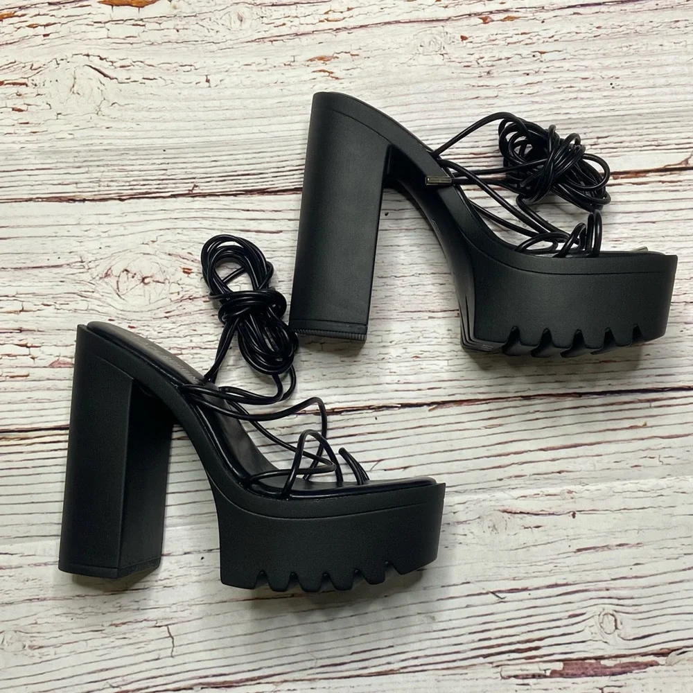 New Cape Robbin Jorian Lace Up Platform Heels in Black Sz 8